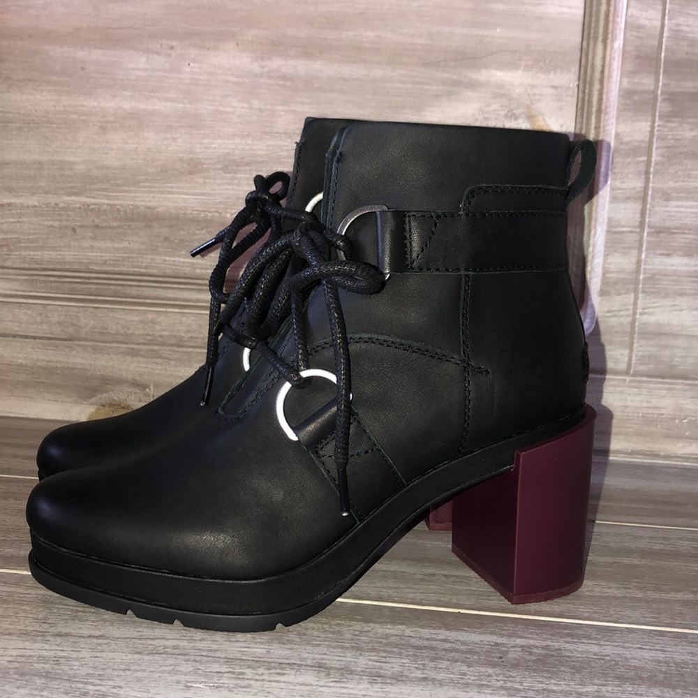 Sorel Black Ankle Boots with Burgundy Heel